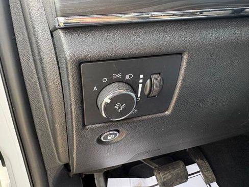 Used 2020 Jeep Grand Cherokee Limited AWD/4WD image 20