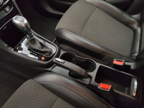 Used 2020 Buick Encore Preferred image 26