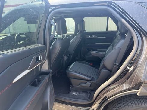 Used 2025 Ford Explorer ST-Line w/ Premium Package AWD/4WD image 11