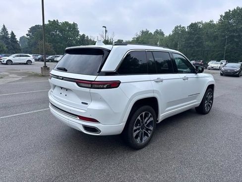 Used 2022 Jeep Grand Cherokee Overland AWD/4WD image 3