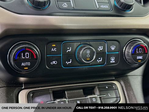 Used 2021 GMC Acadia Denali w/ Denali Ultimate Package AWD/4WD image 16