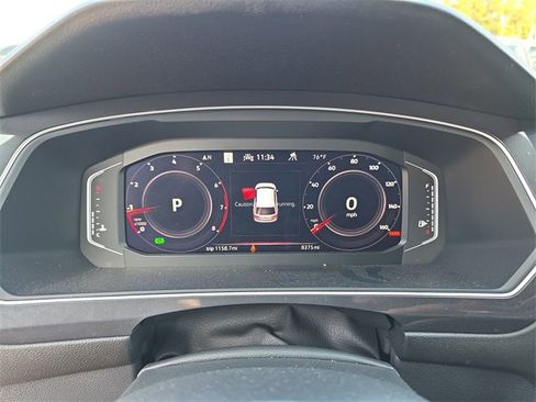 Certified 2024 Volkswagen Tiguan SEL R-Line image 33