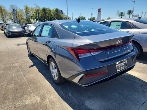 New 2026 Hyundai Elantra SE FWD image 15