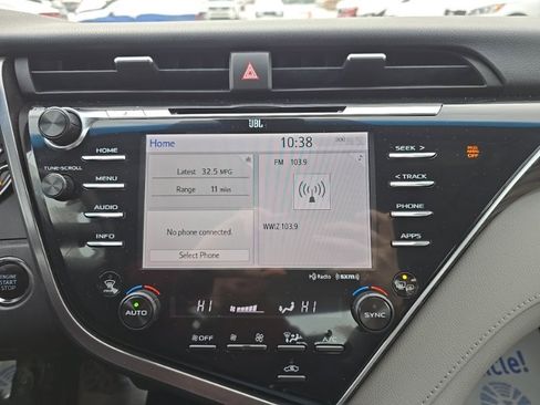 Used 2018 Toyota Camry XLE w/ Audio Package image 11