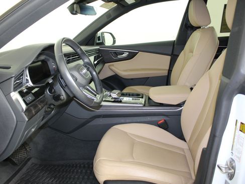 Used 2021 Audi Q8 Premium Plus w/ Premium Plus Package image 24