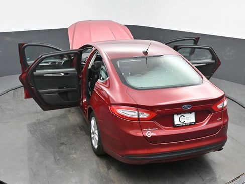 Used 2016 Ford Fusion SE image 64