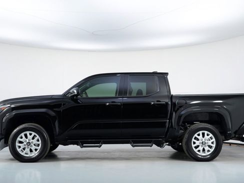 Used 2024 Toyota Tacoma SR w/ SR Upgrade Package image 9