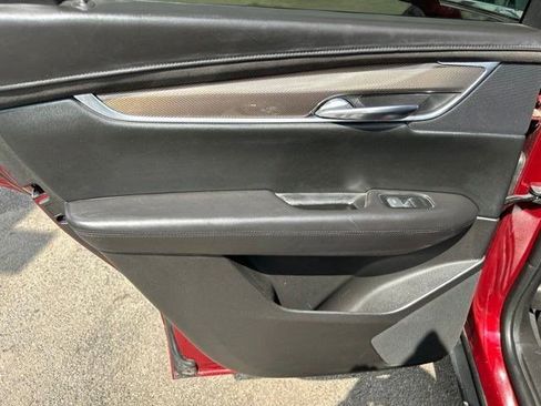 Used 2017 Cadillac XT5 Platinum AWD/4WD image 38