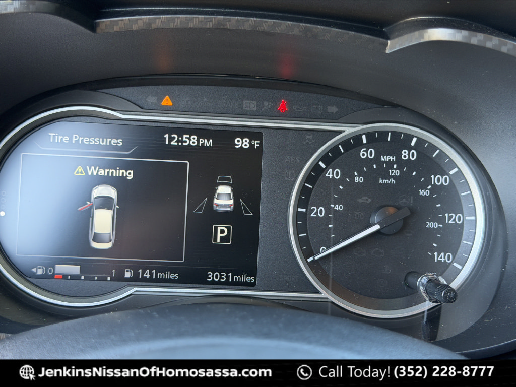 Certified 2025 Nissan Versa SR w/ Trunk Package FWD image 43