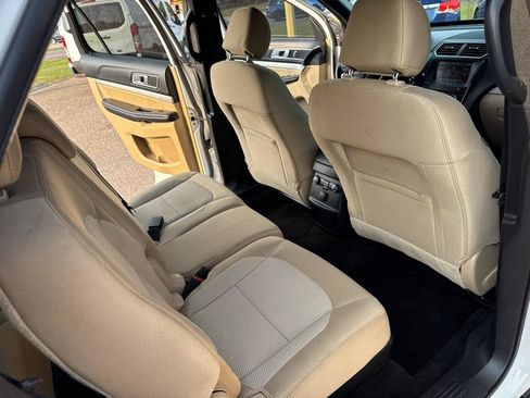 Used 2016 Ford Explorer XLT w/ Equipment Group 201A AWD/4WD image 23