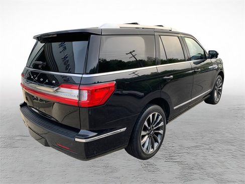 Used 2021 Lincoln Navigator Reserve w/ Luxury Package AWD/4WD image 2
