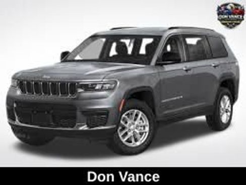 Used 2023 Jeep Grand Cherokee Limited image 1