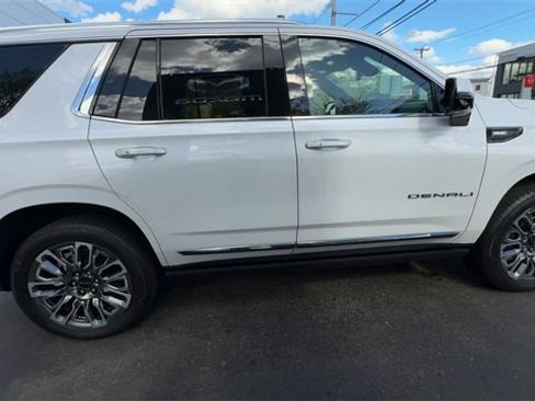 Used 2023 GMC Yukon Denali Ultimate image 9
