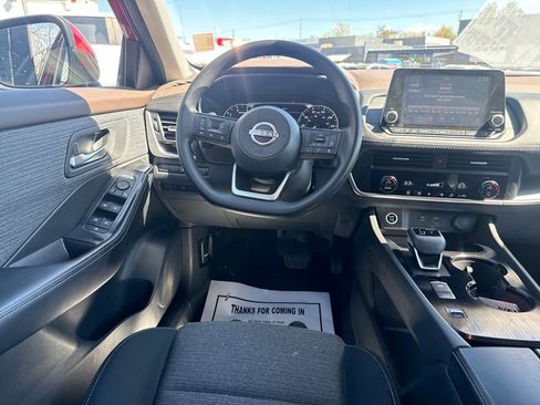 Used 2023 Nissan Rogue SV image 13