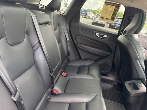 Certified 2023 Volvo XC60 B5 Core w/ Climate Package AWD/4WD image 45