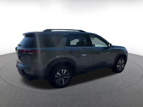 Used 2025 Nissan Pathfinder SV FWD image 15