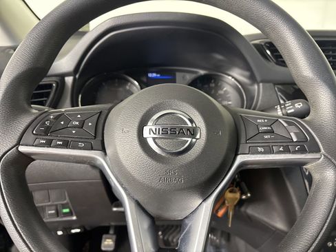 Used 2020 Nissan Rogue Sport S image 12