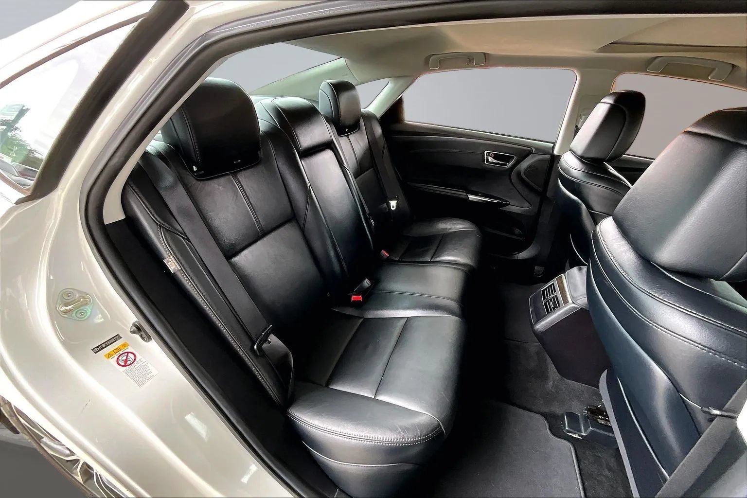 Used 2016 Toyota Avalon XLE Plus FWD image 22