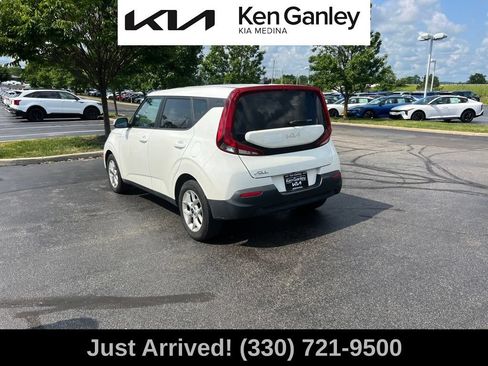 Certified 2022 Kia Soul LX w/ Technology Package FWD image 7