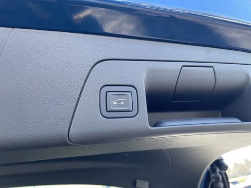 Used 2023 Buick Envision Avenir AWD/4WD image 7