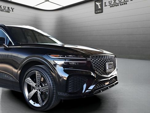 Used 2023 Genesis GV70 2.5T w/ Sport Prestige Package image 12
