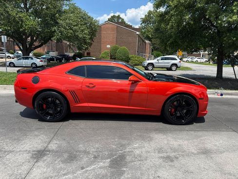 Used 2010 Chevrolet Camaro SS w/ RS Package RWD image 8