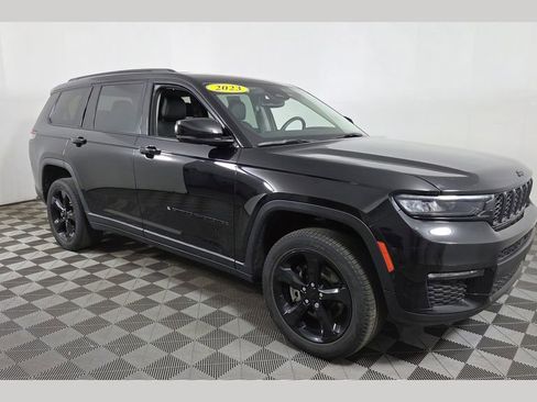 Used 2023 Jeep Grand Cherokee L Limited w/ Black Appearance Package AWD/4WD image 1