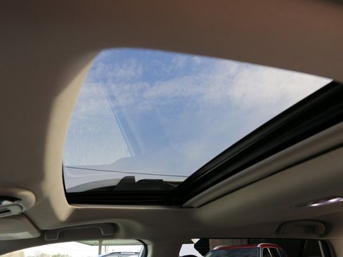 Used 2023 Subaru Outback Premium image 28