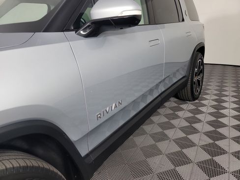 Used 2024 Rivian R1S Adventure AWD/4WD image 38
