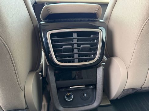 Used 2022 Lincoln Nautilus AWD w/ Premium Package image 23