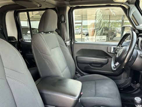 Used 2022 Jeep Gladiator Sport AWD/4WD image 10