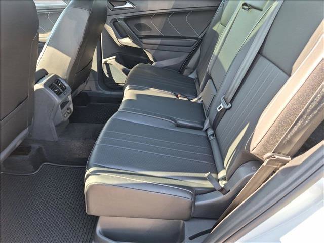 Used 2024 Volkswagen Tiguan SE R-Line AWD/4WD image 19