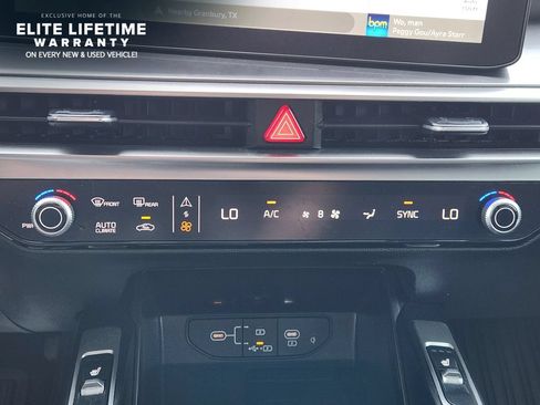 Used 2025 Kia Sorento S w/ Panoramic Sunroof Package FWD image 18