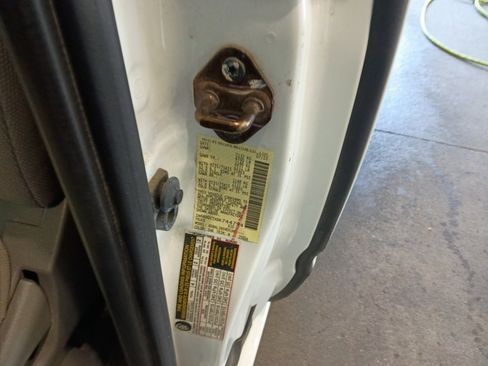 Used 2013 Nissan Frontier S image 39