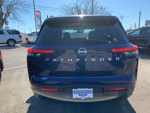 Used 2025 Nissan Pathfinder SV image 3