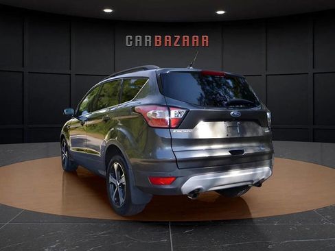 Used 2018 Ford Escape SEL image 3