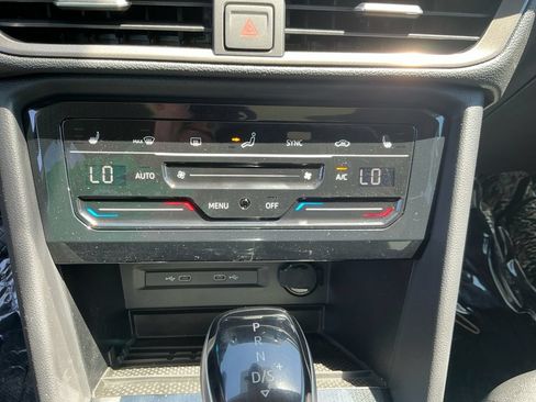 New 2026 Volkswagen Taos SE AWD/4WD image 22