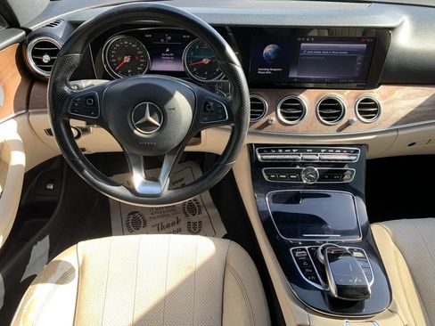Used 2017 Mercedes-Benz E 300 4MATIC image 11