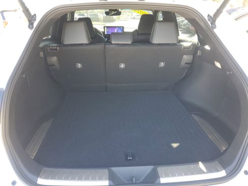 Certified 2024 Toyota Venza XLE image 9