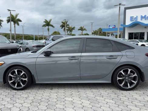 Used 2025 Honda Civic Sport Touring image 3