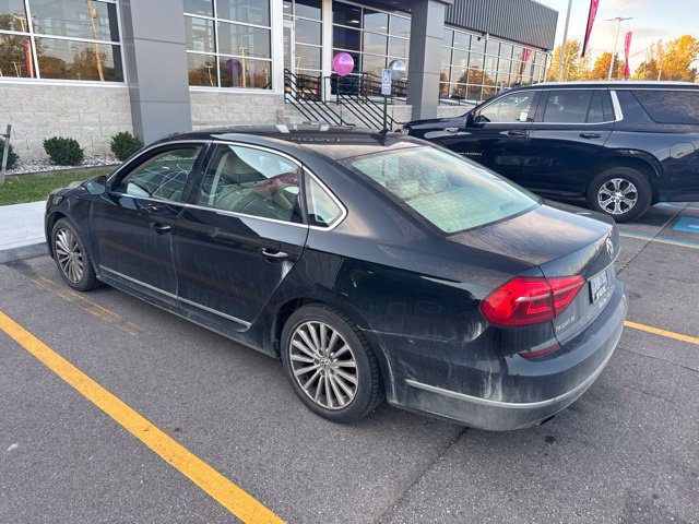 Used 2016 Volkswagen Passat 1.8T SE FWD image 4