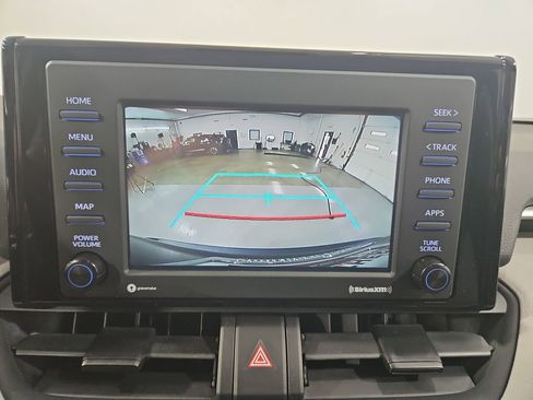 Used 2021 Toyota RAV4 XLE w/ Convenience Package image 19