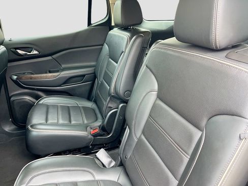 Used 2022 GMC Acadia Denali w/ Denali Ultimate Package FWD image 26