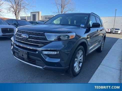 Certified 2024 Ford Explorer XLT w/ Equipment Group 202A image 3