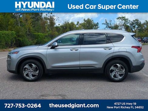Used 2023 Hyundai Santa Fe SEL FWD image 2