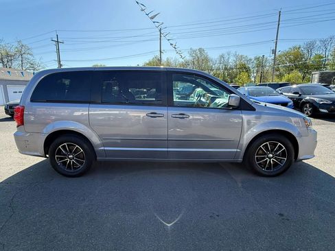 Used 2015 Dodge Grand Caravan SXT image 16