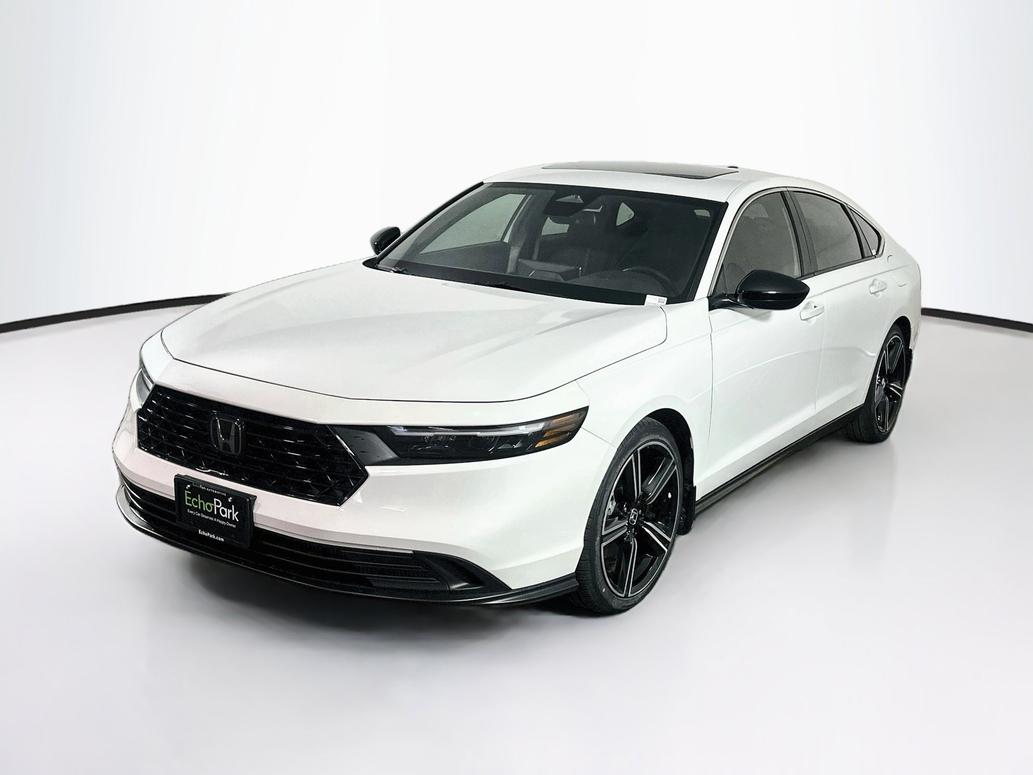 Used 2024 Honda Accord Sport image 3