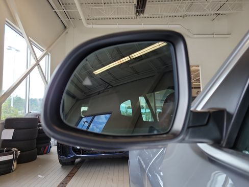 Used 2023 BMW X3 xDrive30i w/ Premium Package AWD/4WD image 10