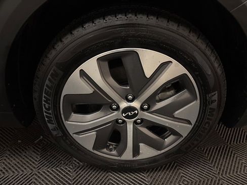 Used 2022 Kia Niro EX w/ Cold Weather Package image 25