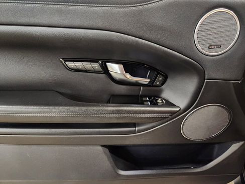 Used 2016 Land Rover Range Rover Evoque SE Premium image 41